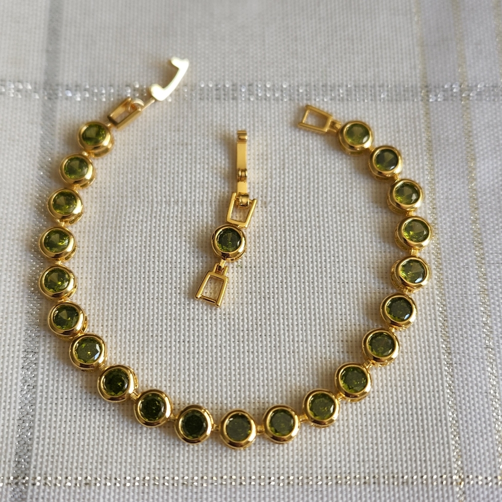 New 18K Gold Plated Round Cut Peridot Bezel Setting Bracelet With Extender